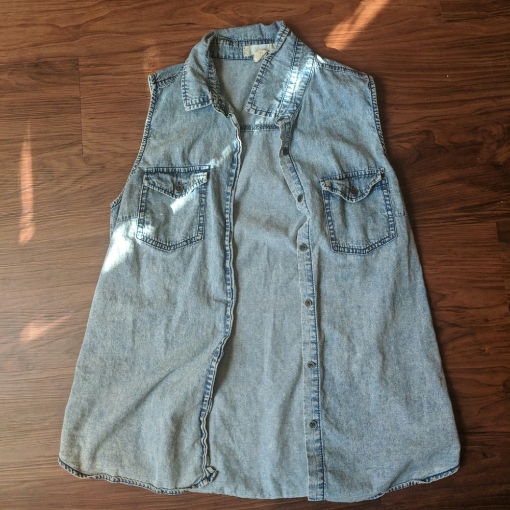 Denim sleeveless button up shirt